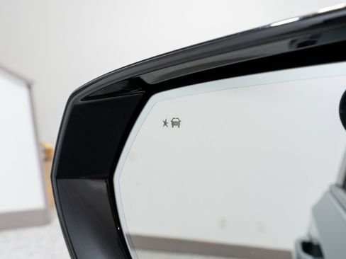 Used 2022 GMC Yukon XL AT4 image 13