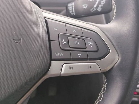 Used 2022 Volkswagen Tiguan SE image 23