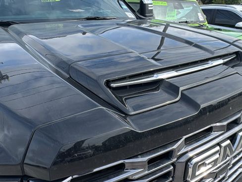 Used 2025 GMC Sierra 2500 Denali Ultimate w/ Max Trailering Package AWD/4WD image 9