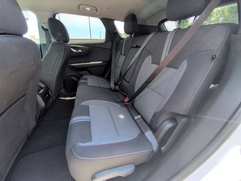 Used 2025 Chevrolet Blazer LT FWD image 27
