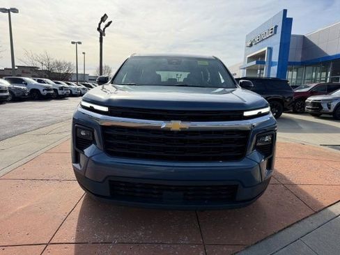 Used 2024 Chevrolet Traverse LS image 2