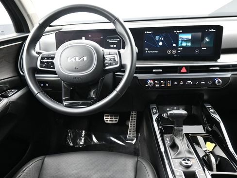 Certified 2024 Kia Sorento SX image 20