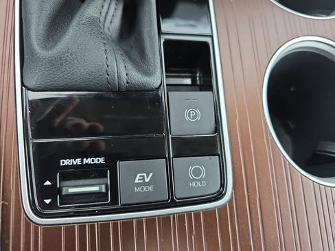 Used 2023 Toyota Sienna XLE image 27