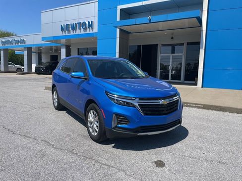 Used 2024 Chevrolet Equinox LT image 2