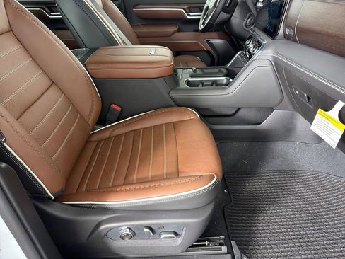 New 2026 GMC Sierra 2500 Denali Ultimate image 12