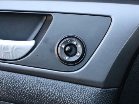 Used 2016 Hyundai Veloster Turbo image 28