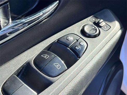 Used 2023 Nissan Kicks SV image 18