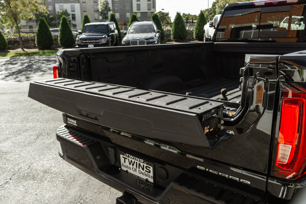Used 2023 GMC Sierra 3500 Denali AWD/4WD image 40