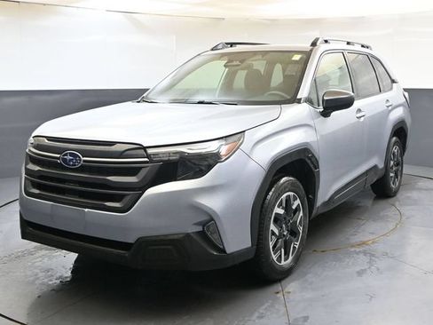 Used 2025 Subaru Forester Premium AWD/4WD image 1