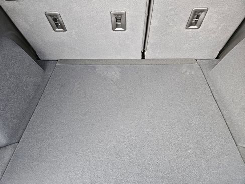 New 2026 Cadillac XT5 Luxury image 30