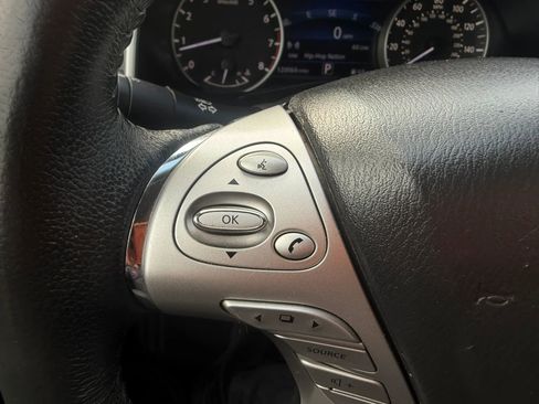 Used 2018 Nissan Murano SV AWD/4WD image 13