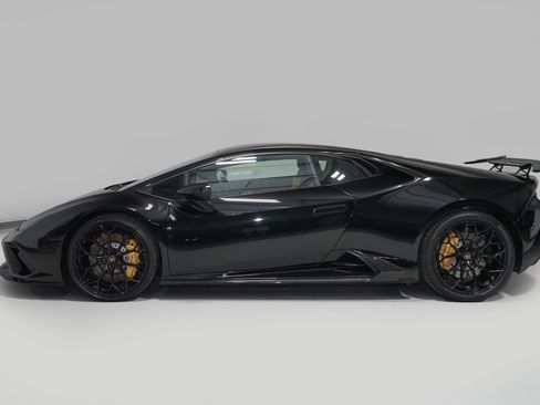 Used 2021 Lamborghini Huracan EVO RWD image 4