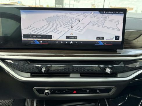 Used 2024 BMW X7 xDrive40i AWD/4WD image 30