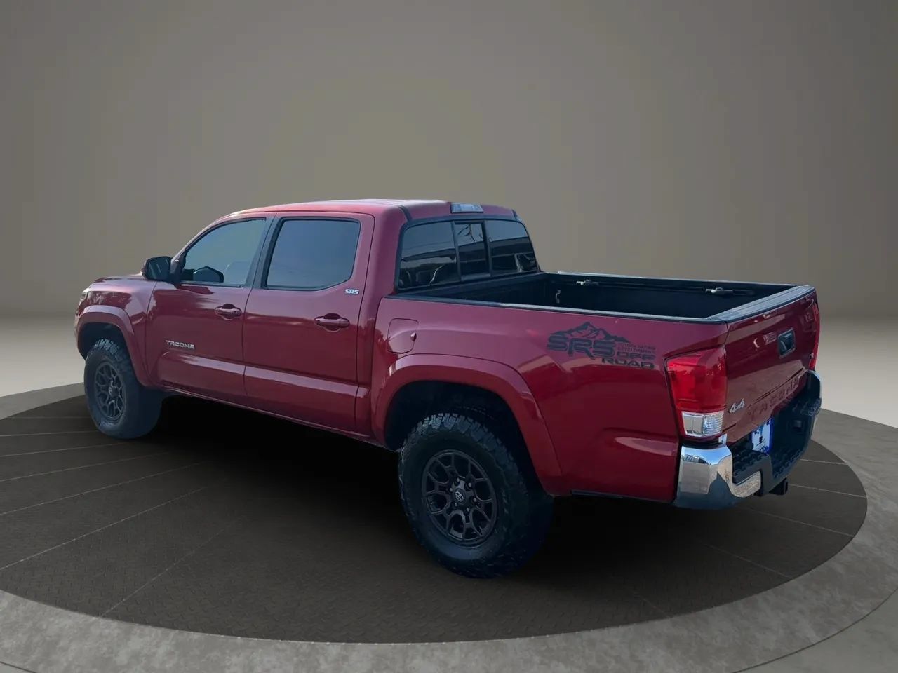 Used 2017 Toyota Tacoma SR5 w/ Tow Package AWD/4WD image 3