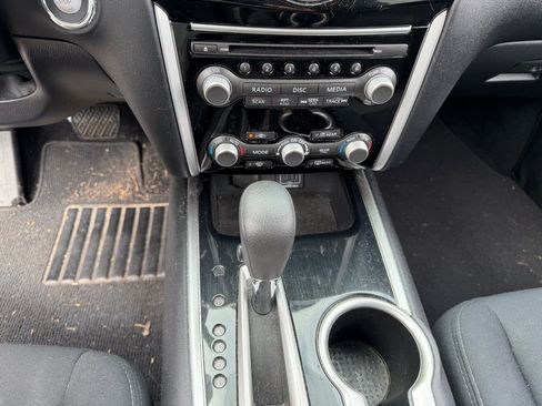 Used 2019 Nissan Pathfinder S FWD image 27
