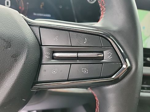 Used 2025 Chevrolet Equinox RS w/ Convenience Package III image 25