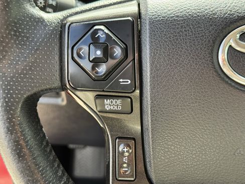 Used 2018 Toyota 4Runner TRD Off-Road image 16