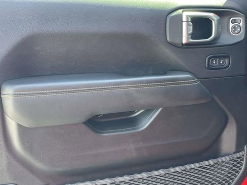 Used 2024 Jeep Gladiator Sport w/ Premium Package image 13