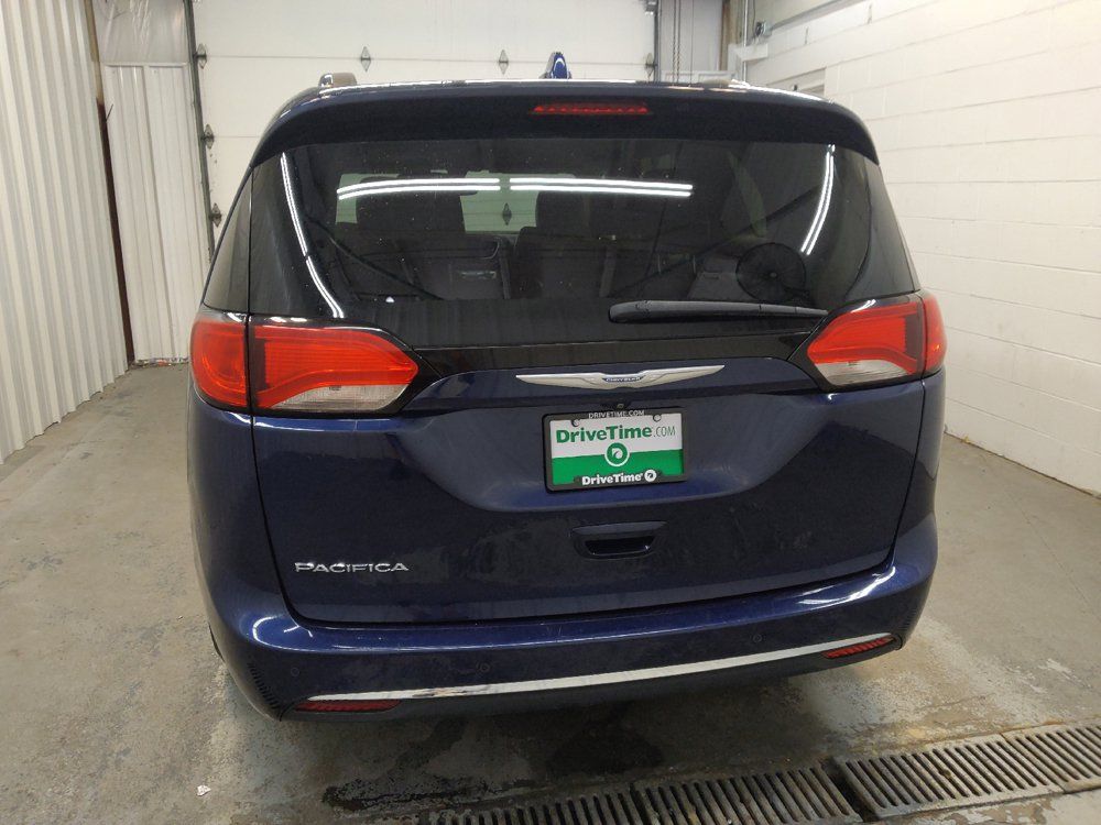 Used 2018 Chrysler Pacifica Touring-L w/ Tire & Wheel Group FWD image 6
