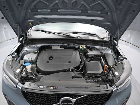 Used 2023 Volvo XC40 B5 Plus w/ Driver Assist Package AWD/4WD image 32