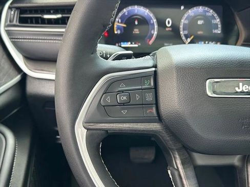 Certified 2025 Jeep Grand Cherokee Limited w/ MOPAR Finishing Package RWD image 49
