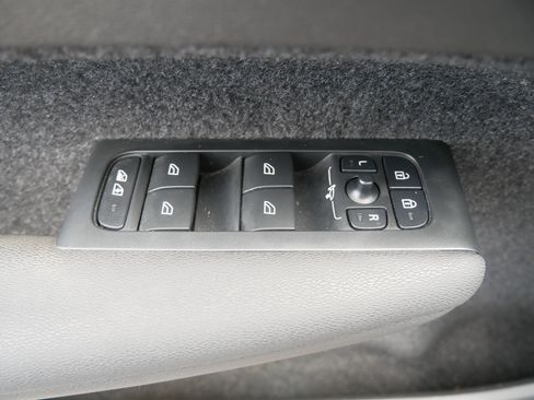 Certified 2023 Volvo C40 P8 Recharge Ultimate image 16