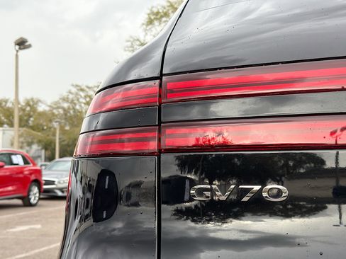 Used 2024 Genesis GV70 2.5T w/ Sport Prestige Package image 10