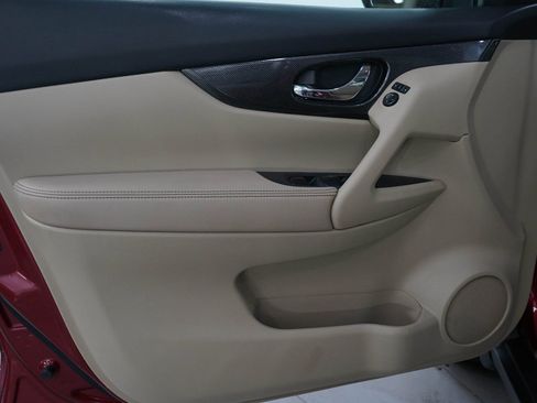 Used 2015 Nissan Rogue SL image 18