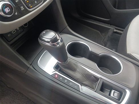 Used 2020 Chevrolet Equinox LT image 33