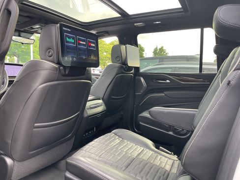 Used 2023 Cadillac Escalade ESV Premium Luxury Platinum w/ LPO, Radiant Package AWD/4WD image 4