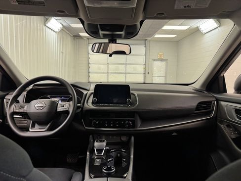 Certified 2025 Nissan Rogue S image 17