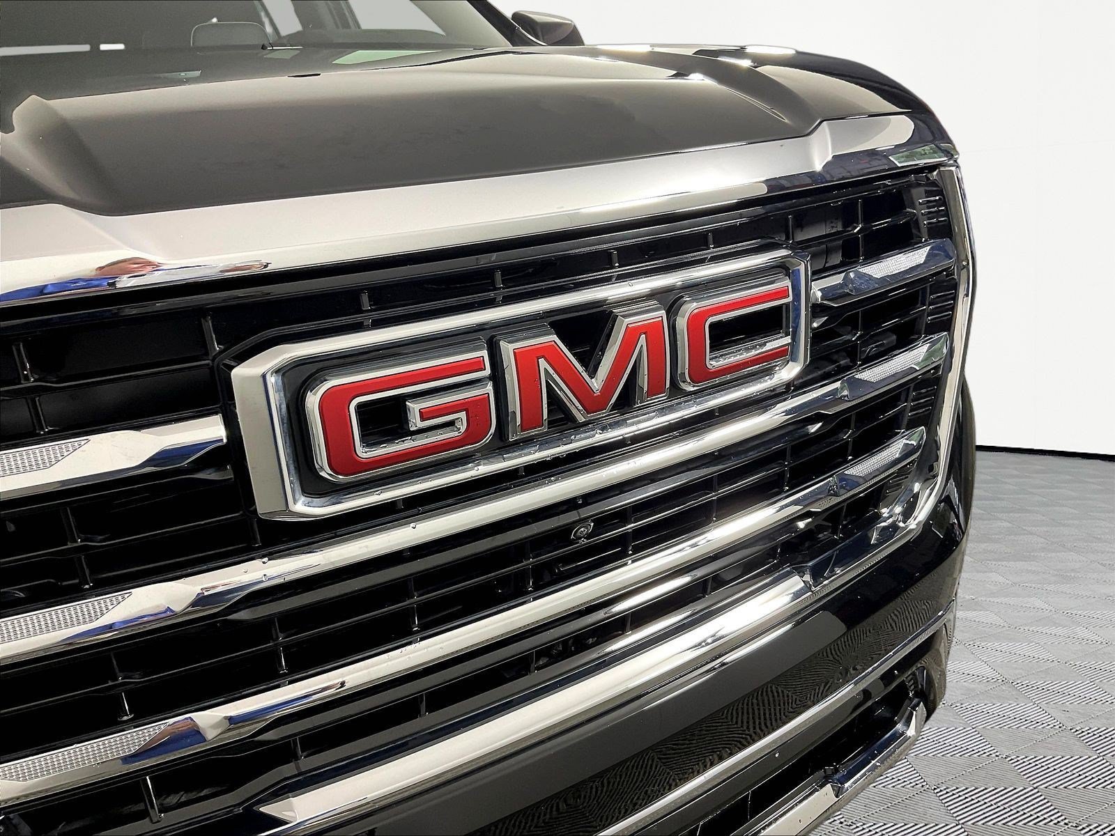 Used 2025 GMC Yukon Elevation AWD/4WD image 32