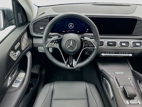 Certified 2025 Mercedes-Benz GLS 450 4MATIC image 10