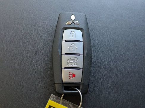 Used 2023 Mitsubishi Outlander SEL AWD/4WD image 34