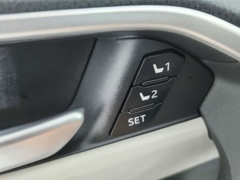 Used 2025 Toyota RAV4 XLE Premium w/ Weather Package AWD/4WD image 20