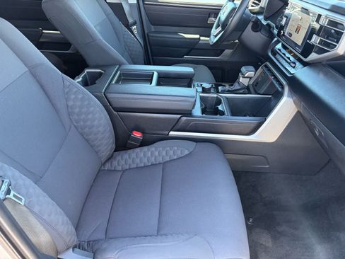 Used 2022 Toyota Tundra SR5 w/ SR5 Convenience Package AWD/4WD image 26