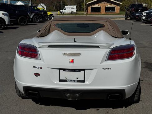 Used 2009 Saturn Sky Red Line RWD image 26