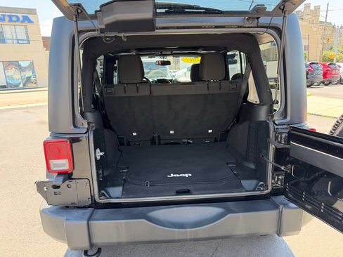 Used 2017 Jeep Wrangler Unlimited Sport w/ Quick Order Package 24S AWD/4WD image 18