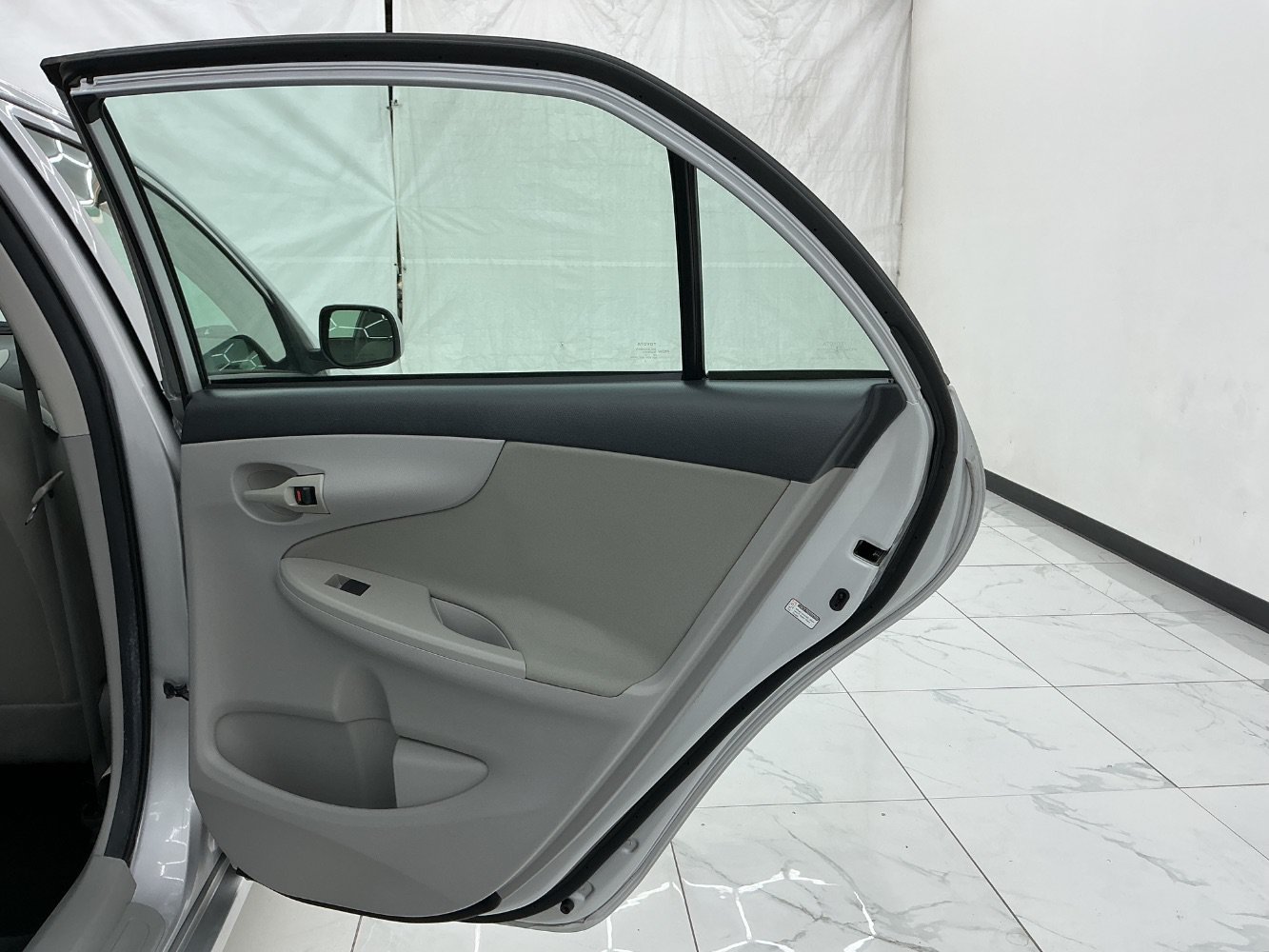 Used 2012 Toyota Corolla L FWD image 25