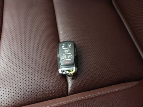 Used 2025 RAM 1500 Limited AWD/4WD image 74