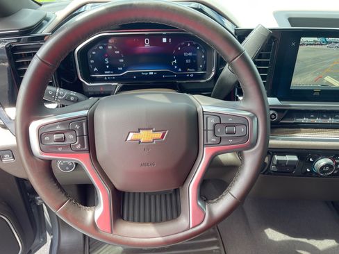 Used 2025 Chevrolet Silverado 1500 LT RWD image 7