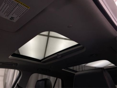 Used 2019 Chevrolet Traverse LT w/ LT Premium Package AWD/4WD image 26