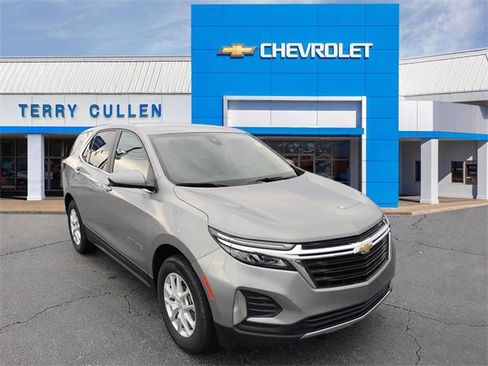 Used 2023 Chevrolet Equinox LT image 1