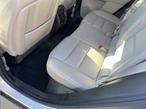 Used 2022 Cadillac XT4 Luxury image 18