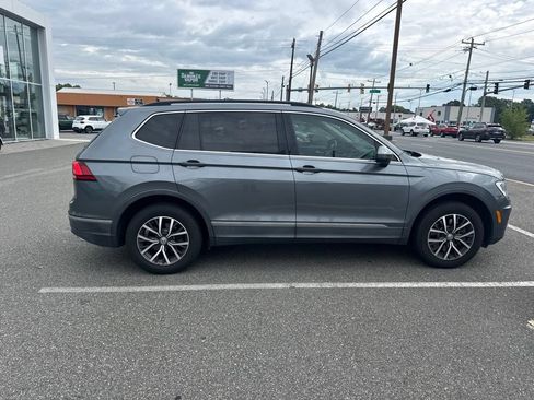Used 2018 Volkswagen Tiguan SE AWD/4WD image 5