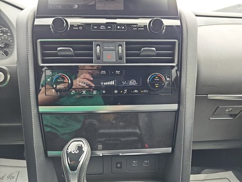 Used 2024 INFINITI QX80 Luxe image 29