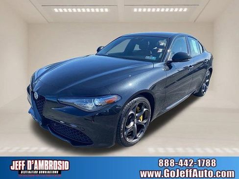Used 2024 Alfa Romeo Tonale Ti w/ Premium Interior Package image 1