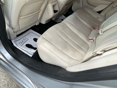 Used 2015 Chrysler 200 Limited FWD image 9