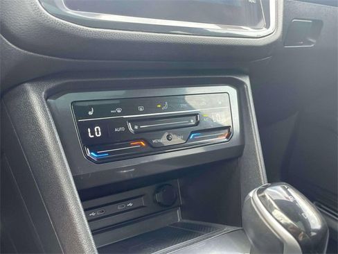 Used 2022 Volkswagen Tiguan SE R-Line image 29