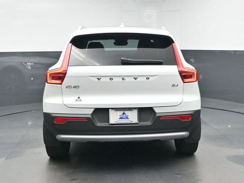 Used 2023 Volvo XC40 B4 Plus w/ Protection Package Premier image 7